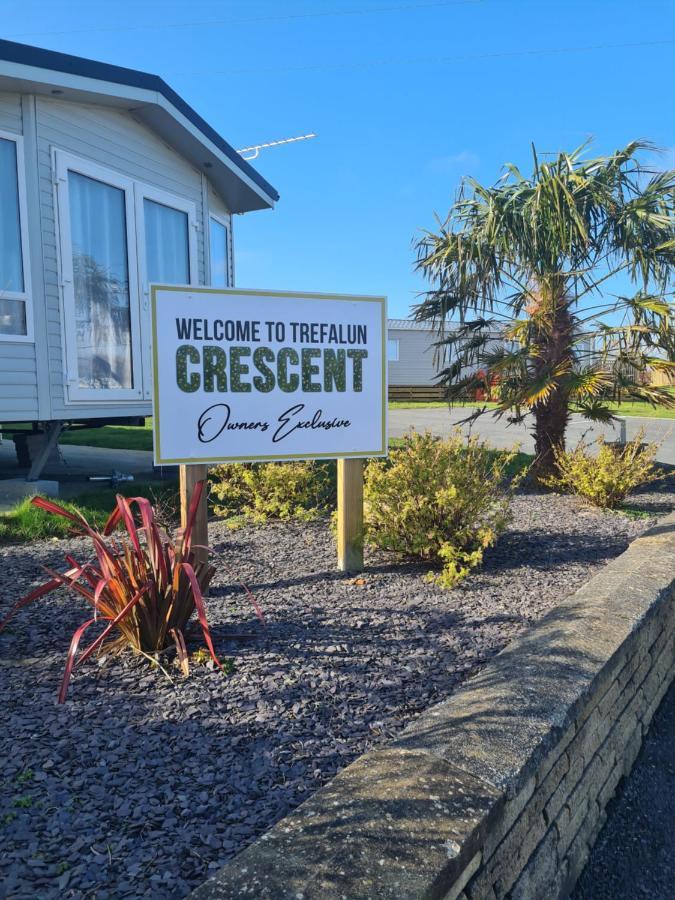 Beautiful 2 Bedroom Caravan, Holiday Park Tenby Saint Florence Exteriör bild