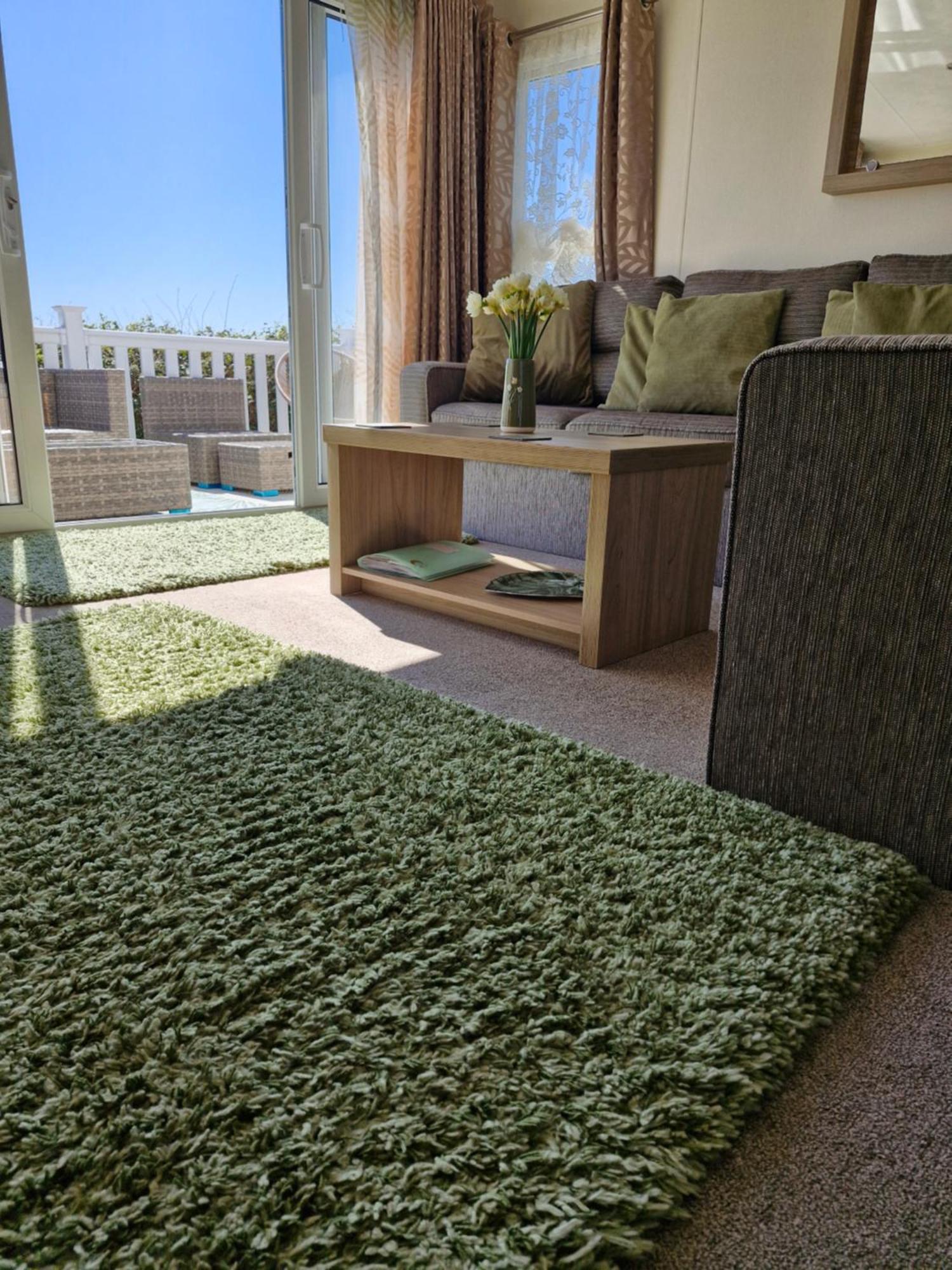 Beautiful 2 Bedroom Caravan, Holiday Park Tenby Saint Florence Exteriör bild